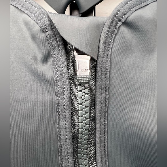 Athleta High Impact Sports Bra - Picture 8 of 8